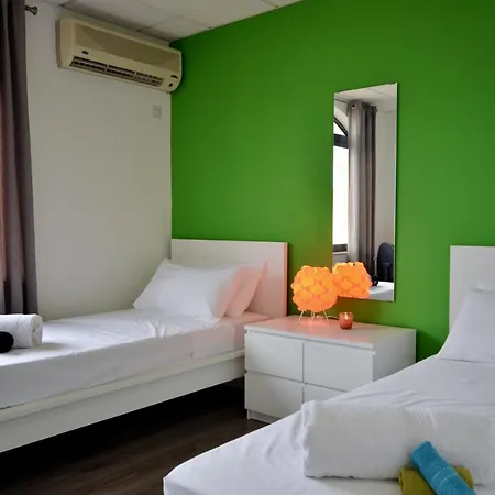 Large St Julians Central 2 Apartment *